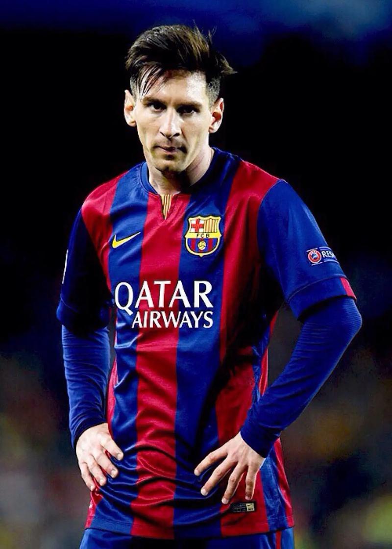 WAZ评沙尔克球员表现：两边翼卫灾难发挥，卡里乌斯超神（WAZ球员评分：沙尔克双翼卫灾难级失常，卡里乌斯神级发挥）