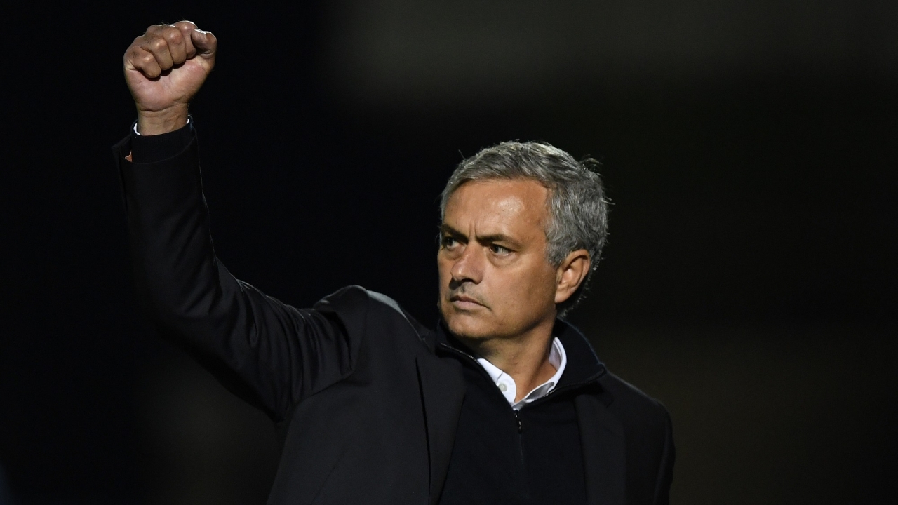 共和报：米兰正考虑冬窗签回41岁的蒂亚戈-席尔瓦（共和报：米兰酝酿冬窗签回41岁蒂亚戈-席尔瓦）