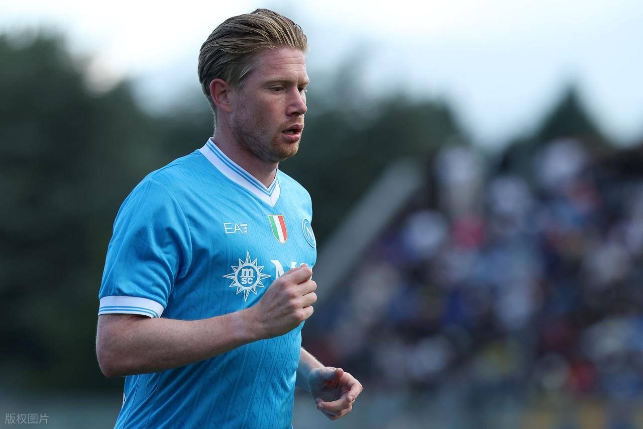 TA：FIFA在卖世界杯期间的停车证，价格是每场75至175美元（TA：FIFA向世界杯球迷出售停车许可，每场收费75至175美元）