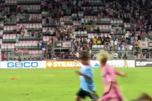 同曦队坚韧表现获赞（同曦队顽强发挥获好评）