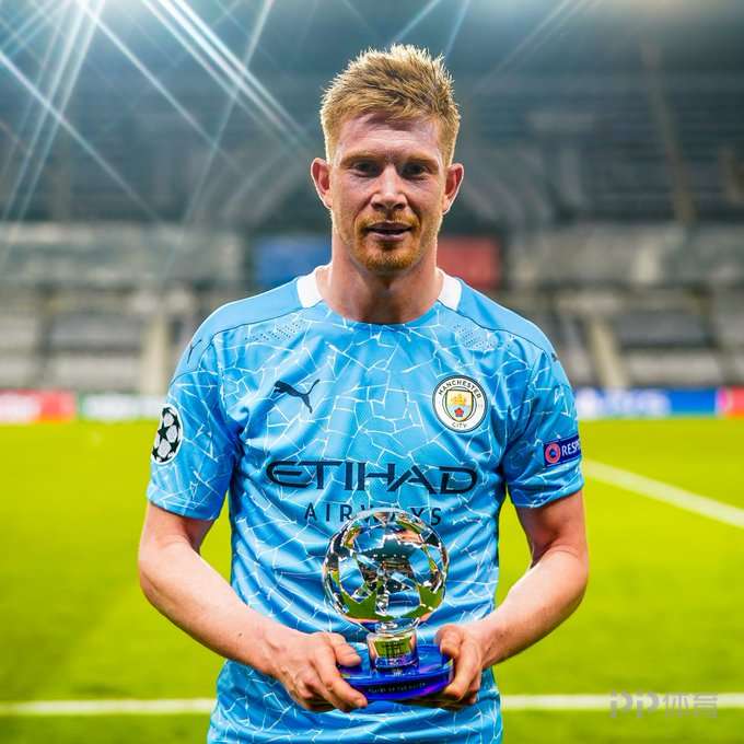 记者：上海申花5名外援以及谢鹏飞和戴伟浚随队出征亚冠客场（记者：申花五外援联同谢鹏飞、戴伟浚随队远征亚冠客场）