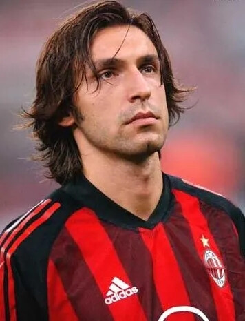 扎戈：托蒂睡觉打呼噜还说梦话；吐西蒙尼口水是因他故意挑衅（扎戈回忆：托蒂睡觉打呼还爱说梦话；对西蒙尼吐口水因其刻意挑衅）