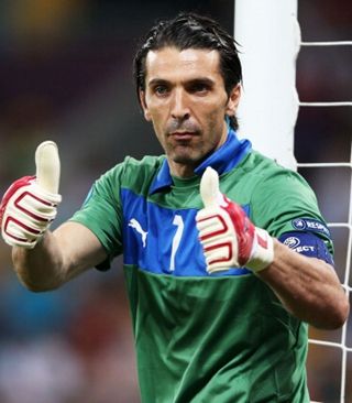 里奇：我的助攻？普利希奇就像磁铁，球似乎都在朝他飞去（里奇：助攻为何多？普利希奇像磁铁，皮球总往他那儿去）