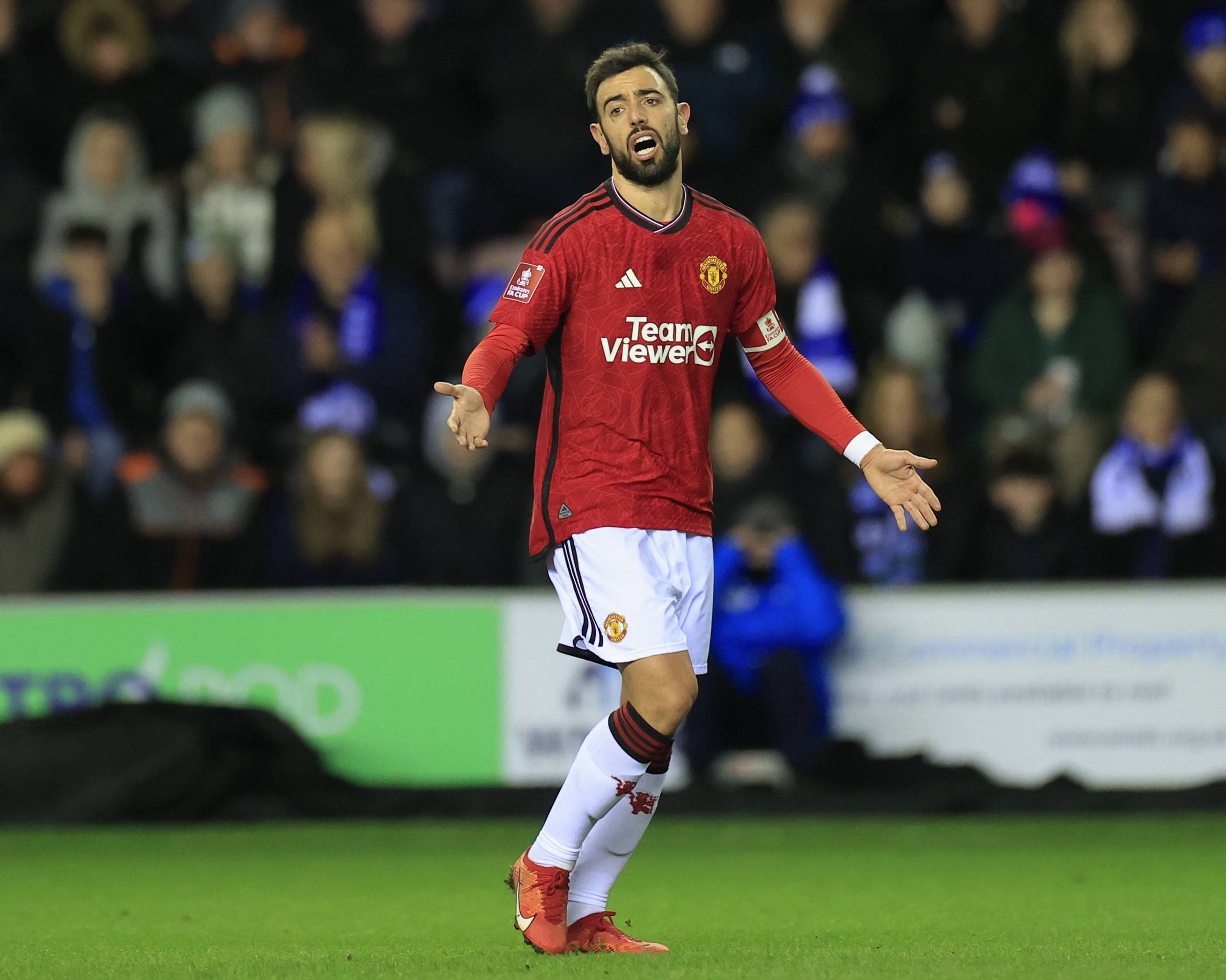 标王首秀？利物浦欧冠首战利好 数据示完胜马竞（利物浦欧冠开门红在望？标王或迎处子秀，数据看好完胜马竞）