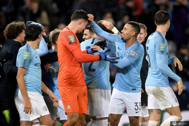 记者：申花本周二结束假期，重新集结备战今年的亚冠收官战（记者：申花将于周二收假再集结，备战今年亚冠收官战）