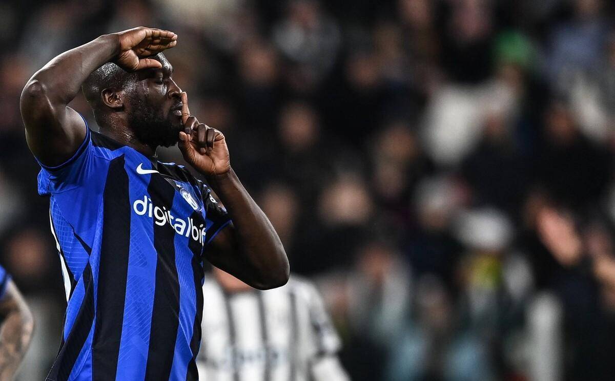 卡尔：如果我继续这样踢下去，当然是可以达到梅西那个水平的（卡尔自信：若保持当前状态，终可达到梅西水准）